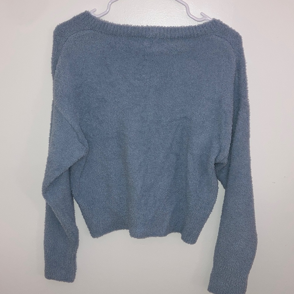 Stars Above - Cozy V-Neck Blue Sweater - Picture 6 of 8